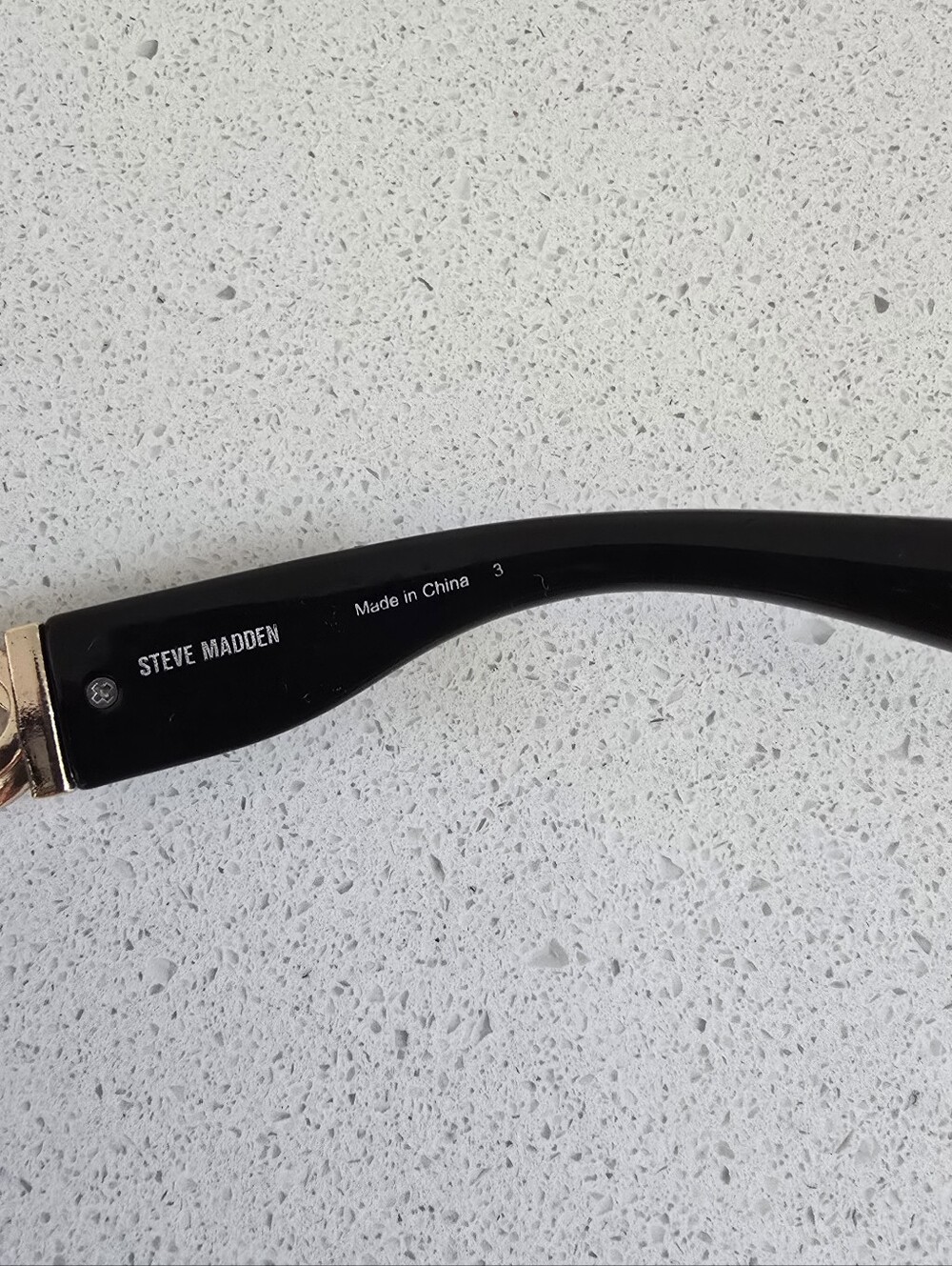 Steve Madden Black Rectangular Sunglasses with Gold Chain Accent - Picture 5 of 8